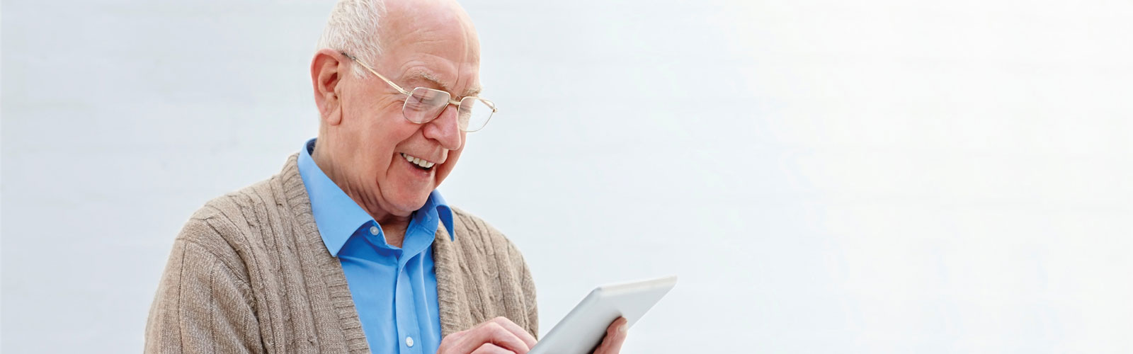 Man using tablet